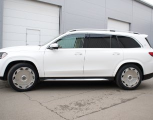 GLS167_PorogiMaybachWhite_1