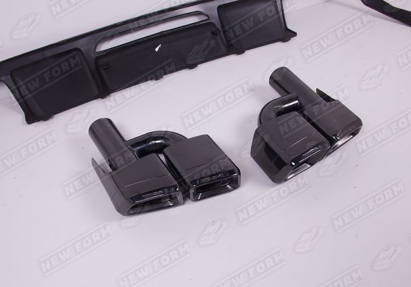 Диффузор с черными насадками 6.3 AMG Mercedes CLS W218