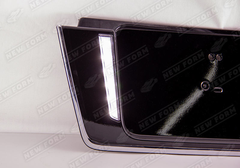 Накладка под номер со светодиодным задним ходом Superior Black Lexus LX 570 с 2015 года