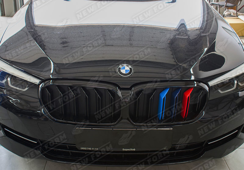 Решетка радиатора M5 триколор BMW 5 series G30 рестайлинг