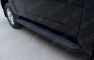 Пороги с подсветкой черные Toyota Land Cruiser 300